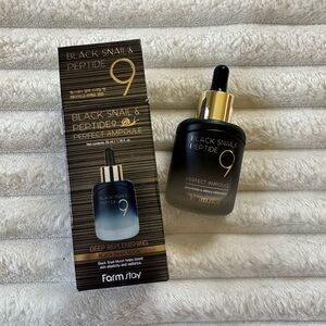 Farmstay Black Snail Mucin